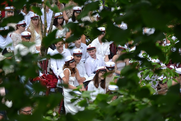 Studenter i skolegården