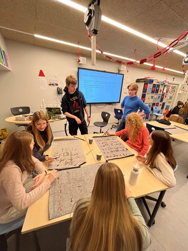 Dette års sprogambassadører underviser folkeskoleelever med små egenudviklede undervisningsforløb