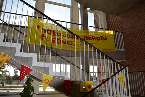 Der er pyntet op på skolen i anledningen af Naturvidenskabsfestival