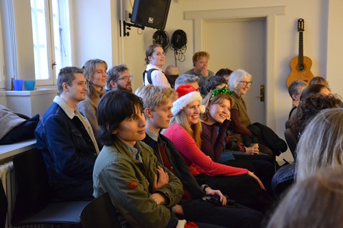 Besøgende til krybbespil Besøgende til krybbespil