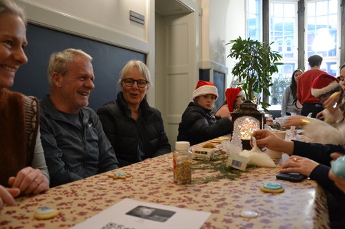 Der var god stemning blandt de mange besøgende God stemning blandt de mange besøgende