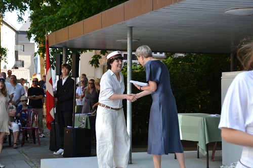Overrækkelse af diplomer